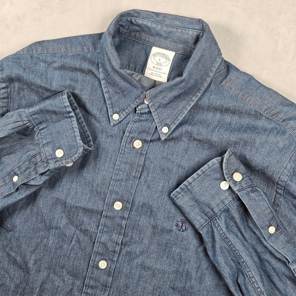 Brooks Brothers Chambray Shirt Mens Large Blue Regent Fit Button Down Logo